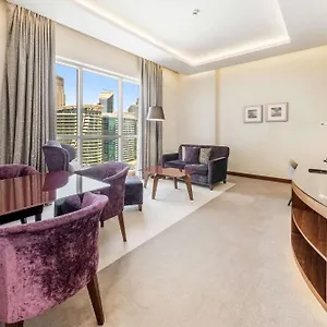 Radisson Blu Hotel, Waterfront מלון