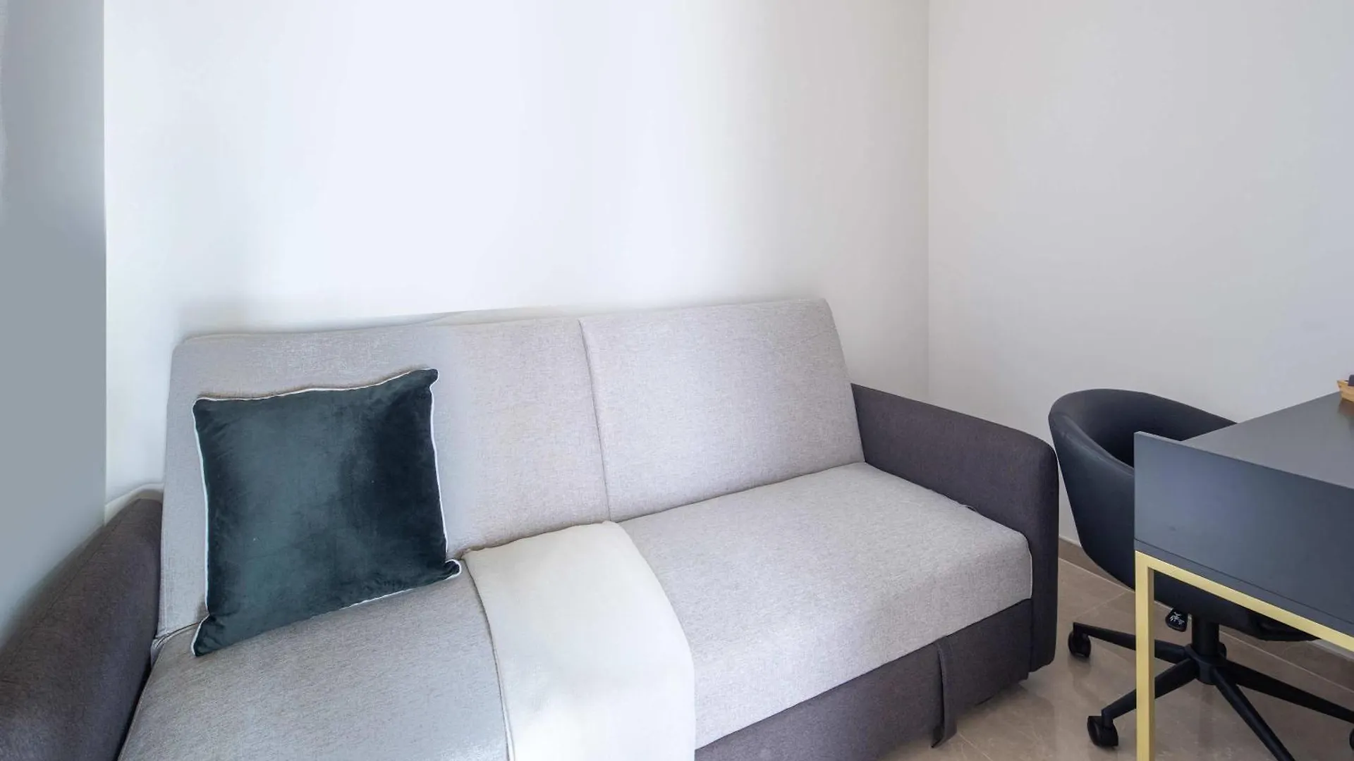 Frank Porter - Grande Signature Residences 두바이 0*,