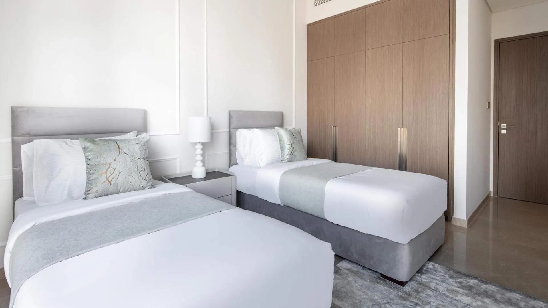 Frank Porter - Grande Signature Residences 두바이 아랍에미리트