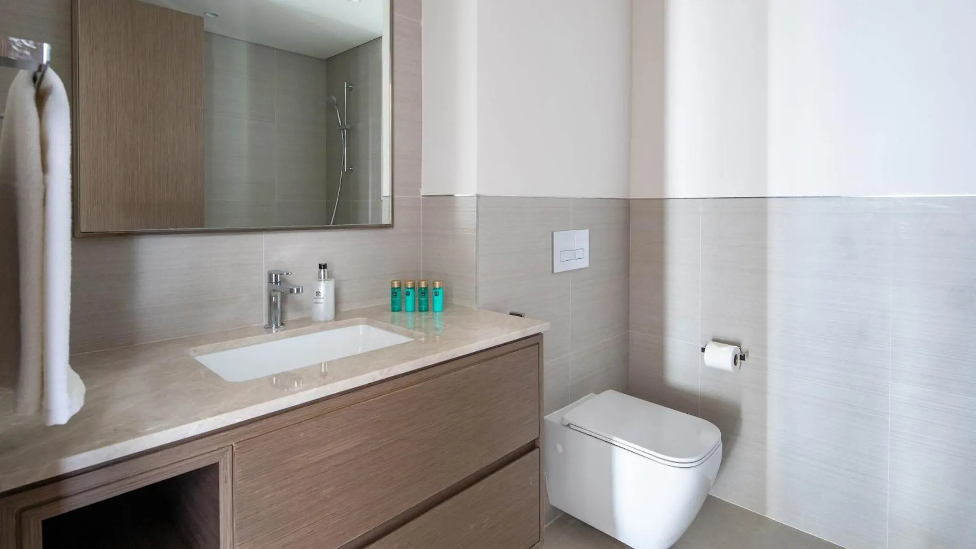 Frank Porter - Grande Signature Residences 두바이 아파트